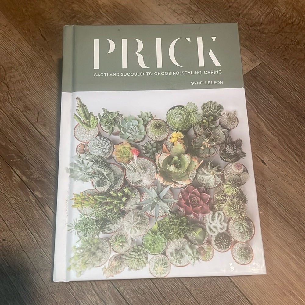 PRICK CACTI & SUCCULENTS BOOK